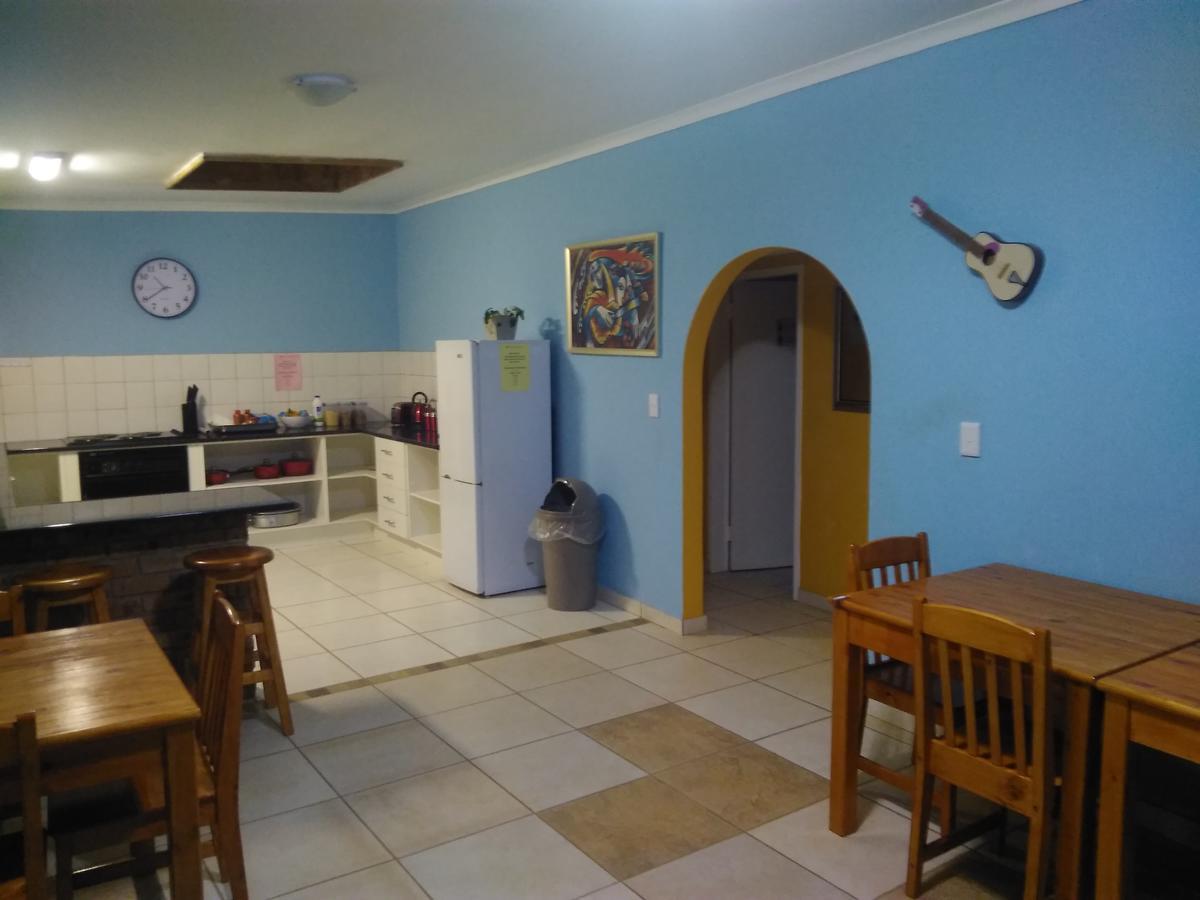 Backpackers Connection @ Jnb Airport Hostel Бенони Екстериор снимка