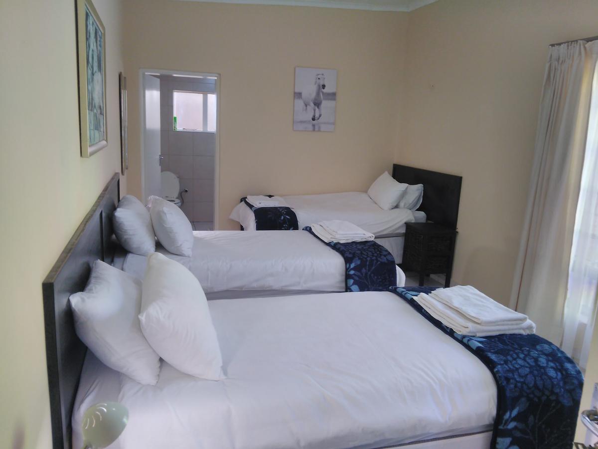 Backpackers Connection @ Jnb Airport Hostel Бенони Екстериор снимка